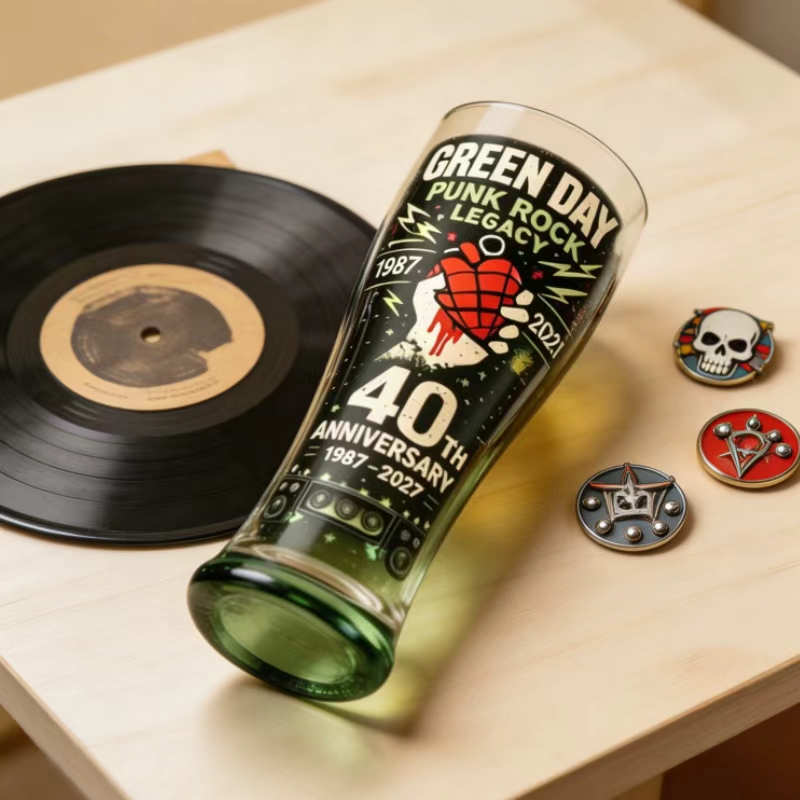 Retro Punk Rock 40 Year Commem - Vintage Collectible Glass บทวิจารณ์และราคา