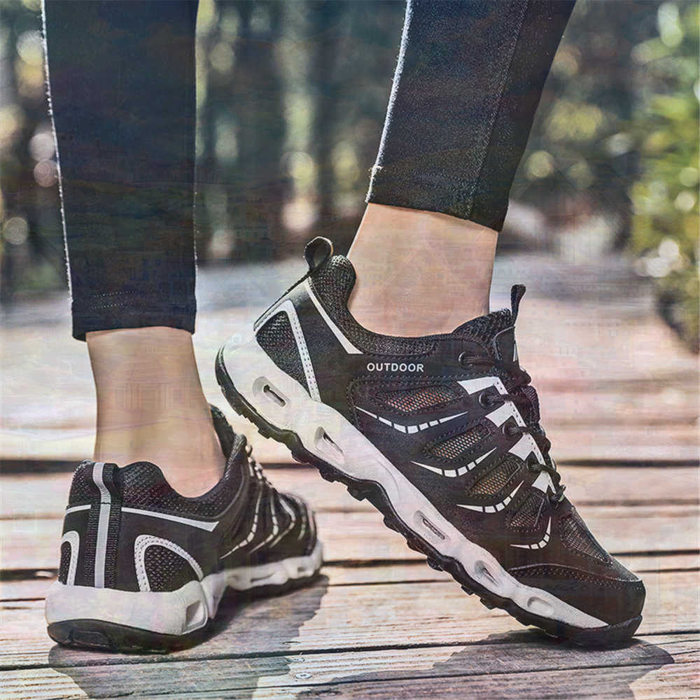 Sumer Round Tip Silver Sneaker - Vintage Collectible Show บทวิจารณ์และราคา