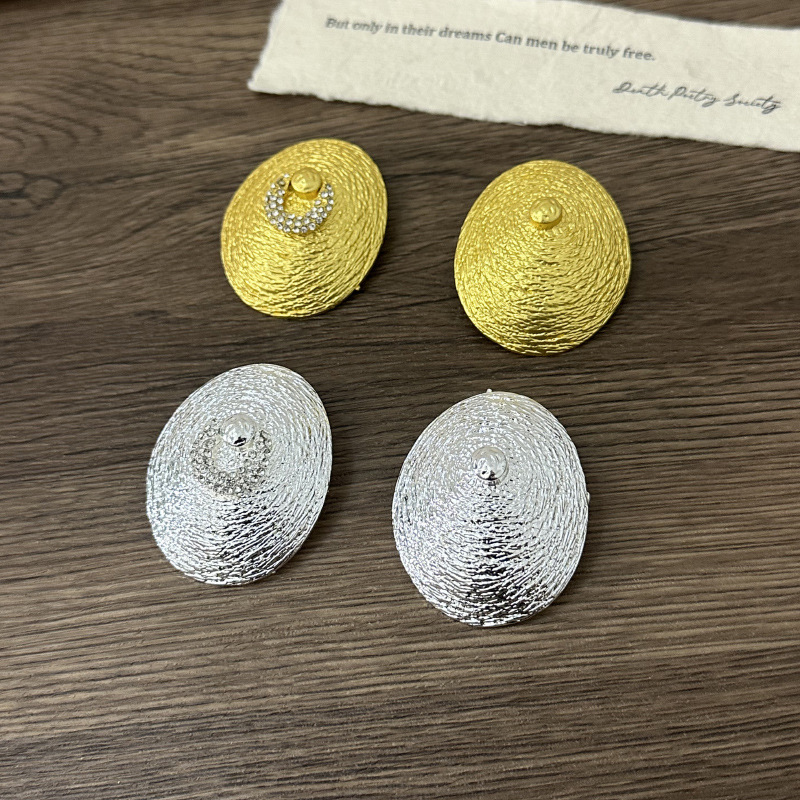 Exaggerated Vintage Metal Plat - Vintage Collectible Show บทวิจารณ์และราคา